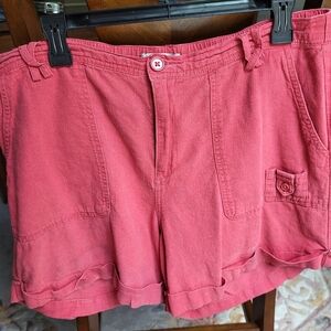 Vintage America Rose/Coral Red Short